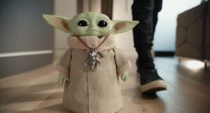 regalo di natale black friday nuovo baby yoda animatronico della Mattel